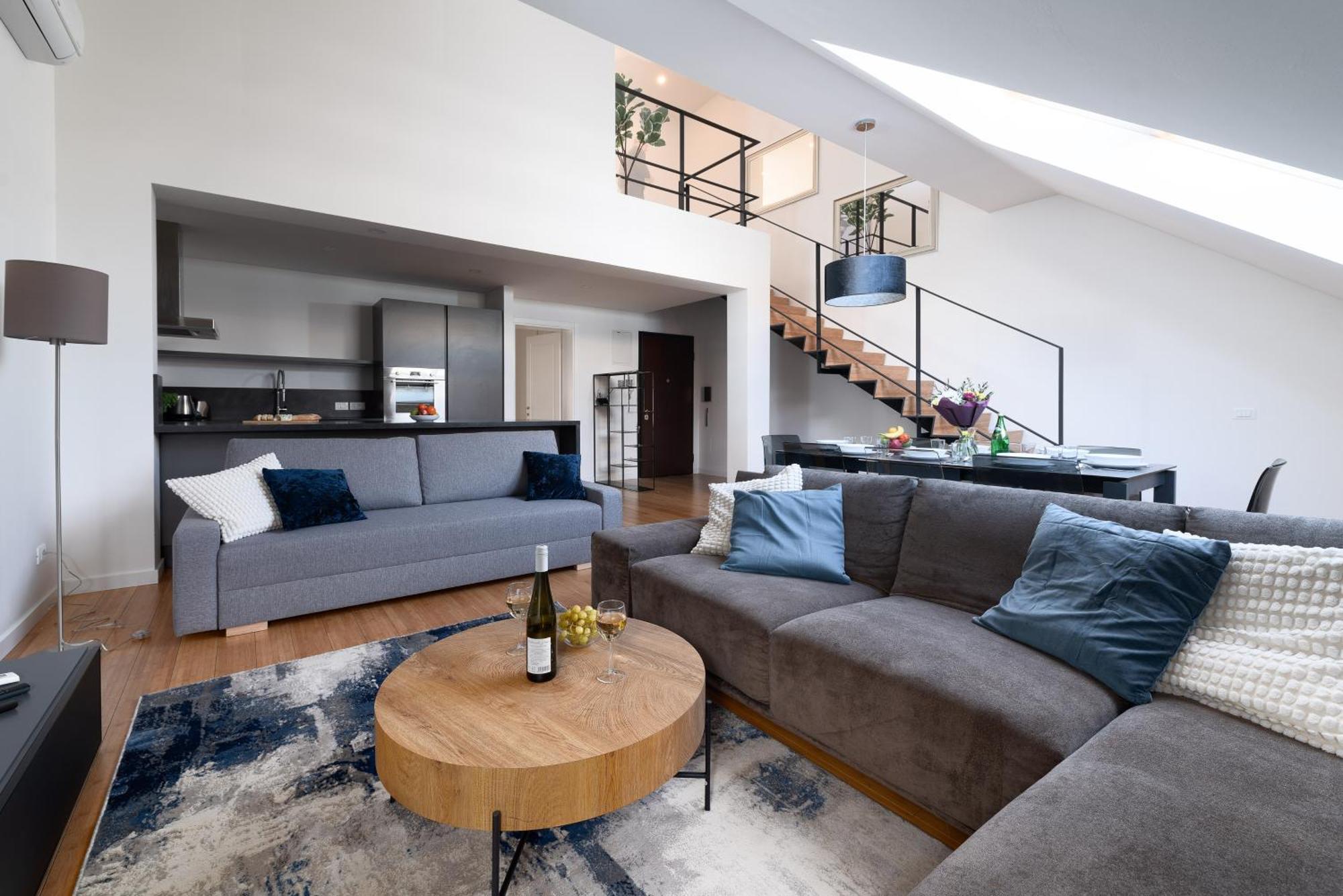 Two-Level Apart With A Terrace Near The Vltava River Praag Buitenkant foto