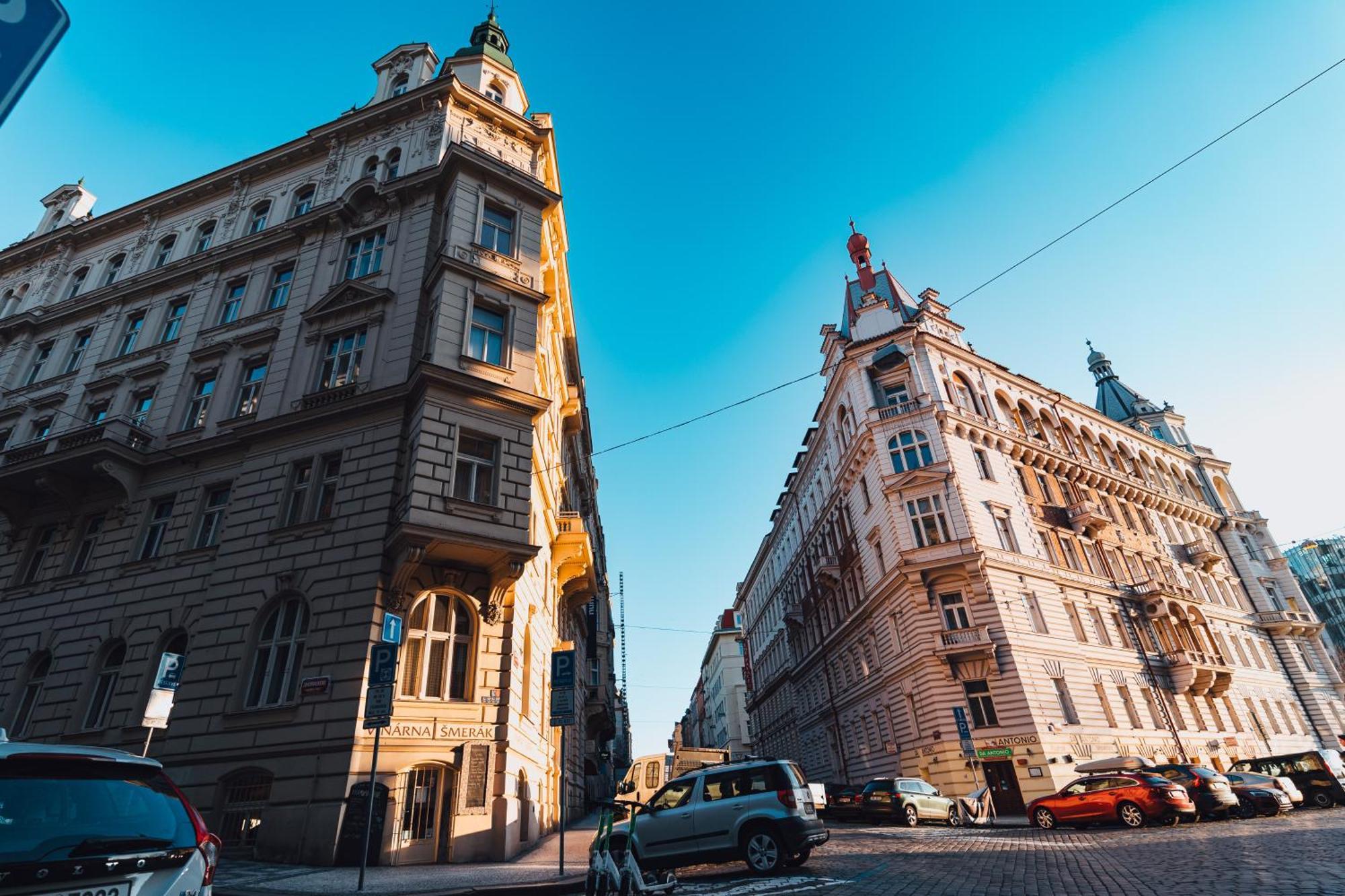 Two-Level Apart With A Terrace Near The Vltava River Praag Buitenkant foto